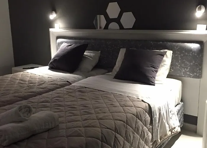 Alkyonides Boutique Кремасти