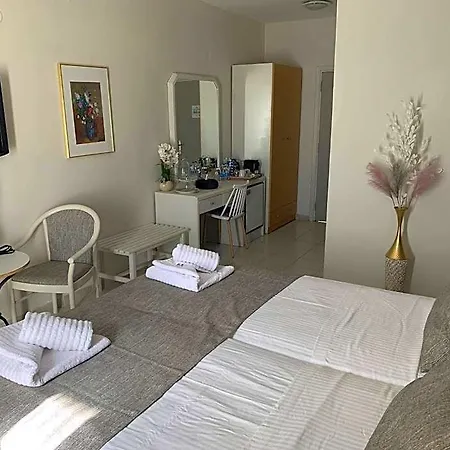 Alkyonides Boutique קרמסטי