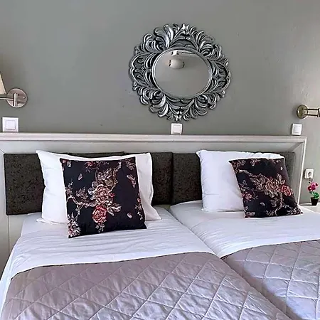 מלון Alkyonides Boutique 3*