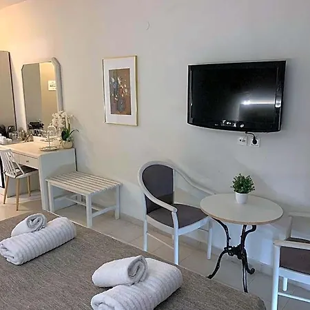 Alkyonides Boutique מלון